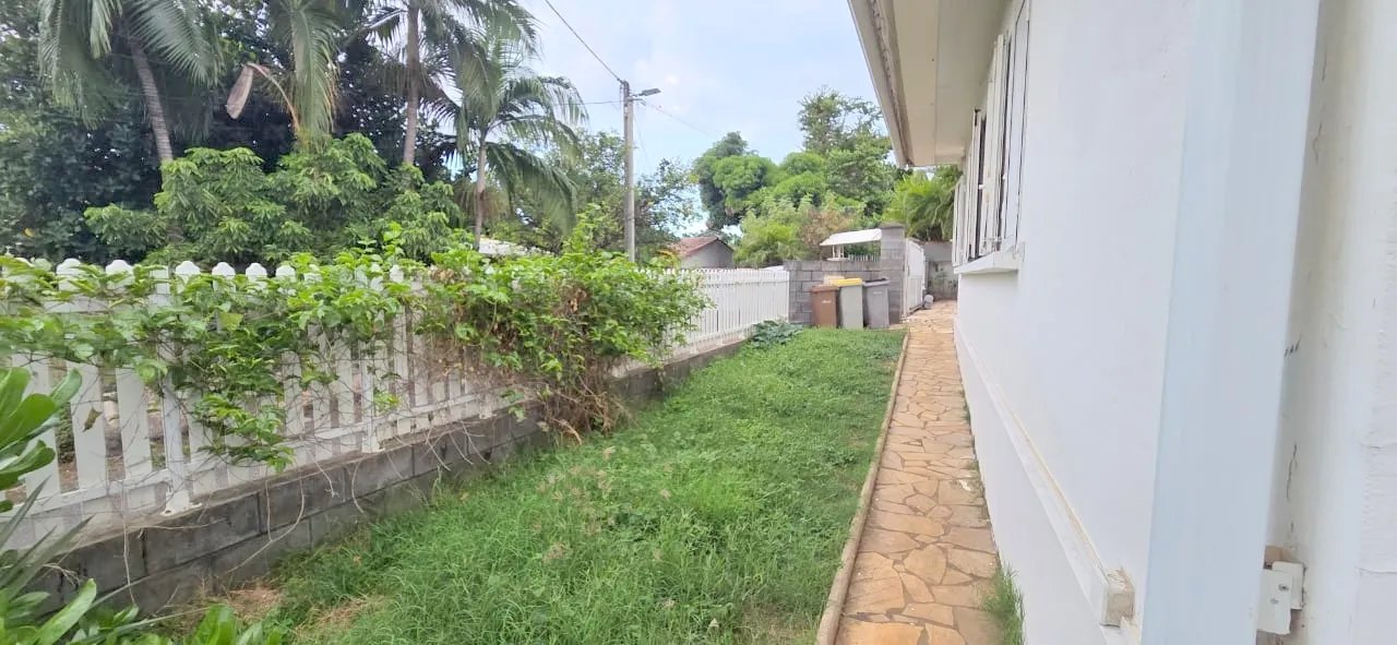 Villa rare proximité université rectorat - LIBRE